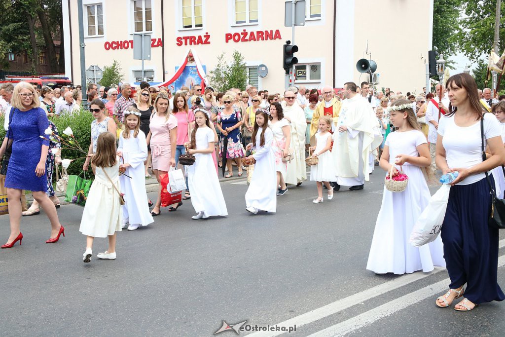 Procesja Bożego Ciała w parafi pw. św. Antoniego Padewskiego w Ostrołęce [20.06.2019] - zdjęcie #111 - eOstroleka.pl
