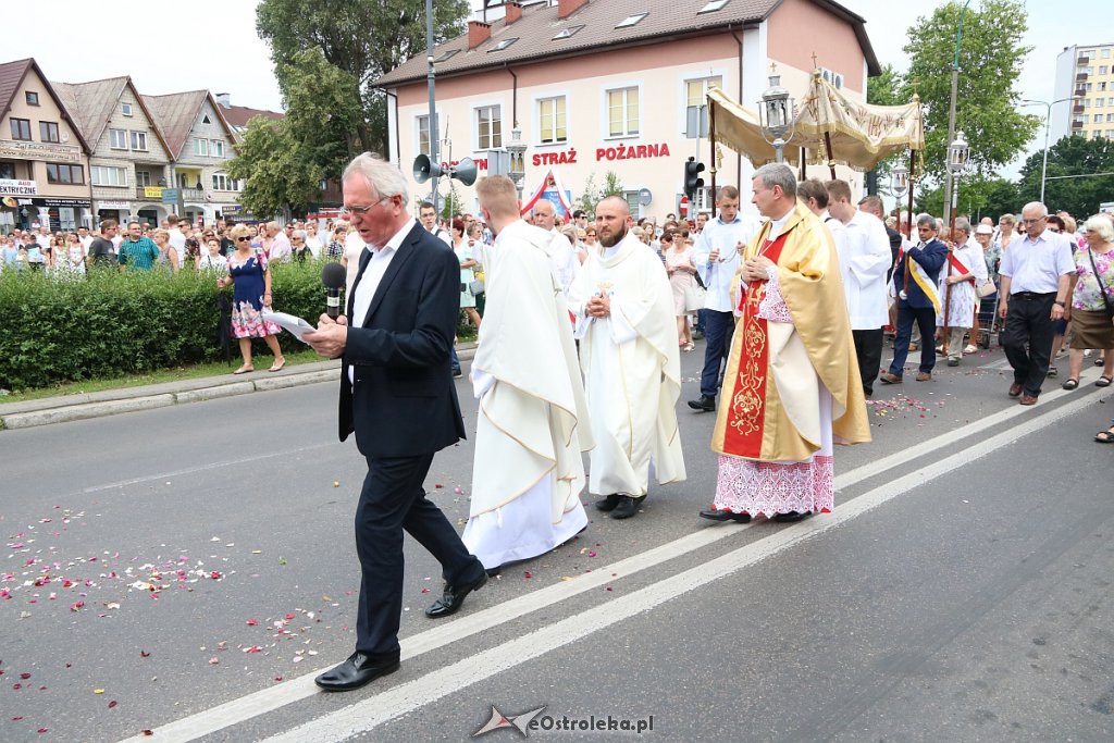 Procesja Bożego Ciała w parafi pw. św. Antoniego Padewskiego w Ostrołęce [20.06.2019] - zdjęcie #104 - eOstroleka.pl