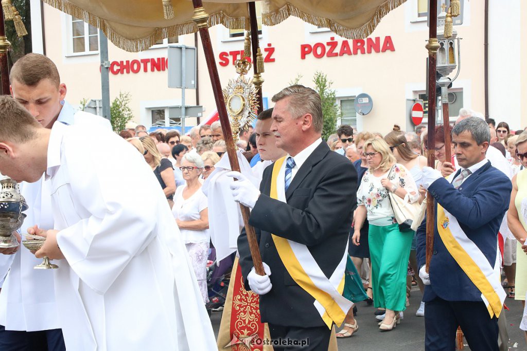 Procesja Bożego Ciała w parafi pw. św. Antoniego Padewskiego w Ostrołęce [20.06.2019] - zdjęcie #103 - eOstroleka.pl