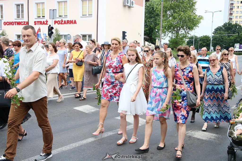 Procesja Bożego Ciała w parafi pw. św. Antoniego Padewskiego w Ostrołęce [20.06.2019] - zdjęcie #96 - eOstroleka.pl