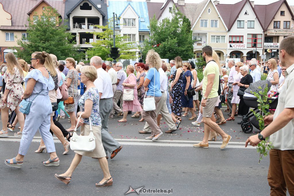 Procesja Bożego Ciała w parafi pw. św. Antoniego Padewskiego w Ostrołęce [20.06.2019] - zdjęcie #95 - eOstroleka.pl