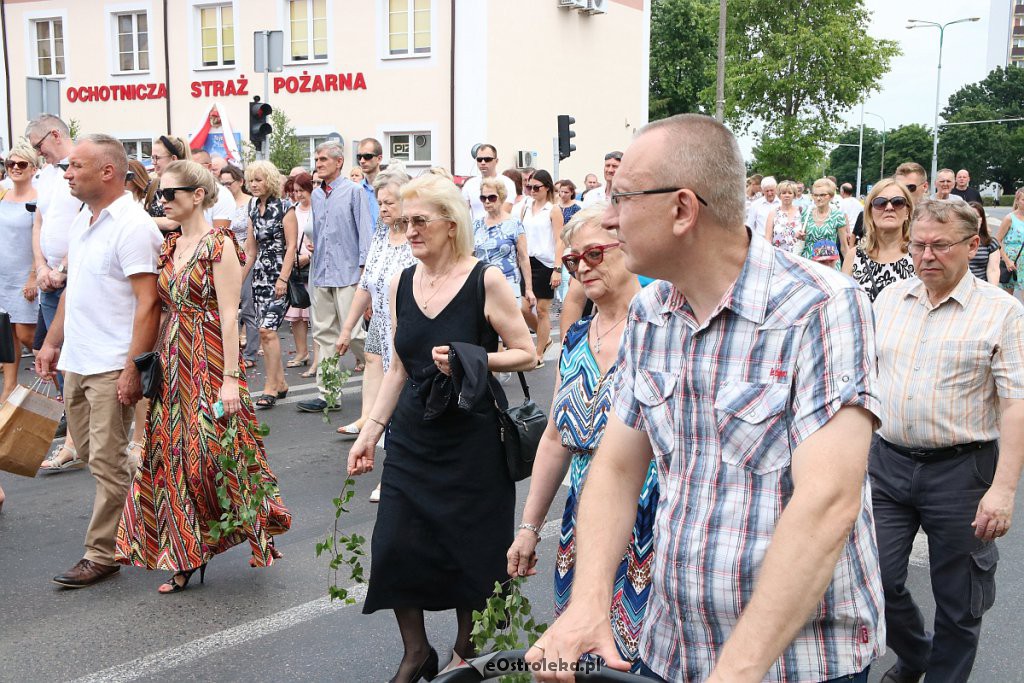 Procesja Bożego Ciała w parafi pw. św. Antoniego Padewskiego w Ostrołęce [20.06.2019] - zdjęcie #92 - eOstroleka.pl