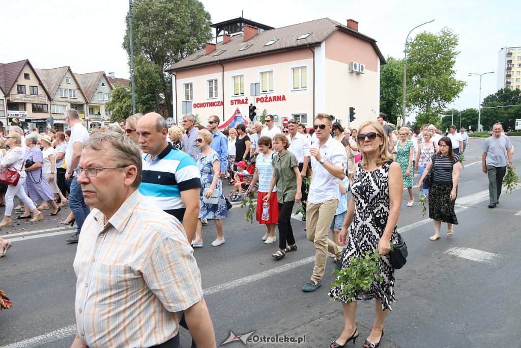 Procesja Bożego Ciała w parafi pw. św. Antoniego Padewskiego w Ostrołęce [20.06.2019] - zdjęcie #90 - eOstroleka.pl