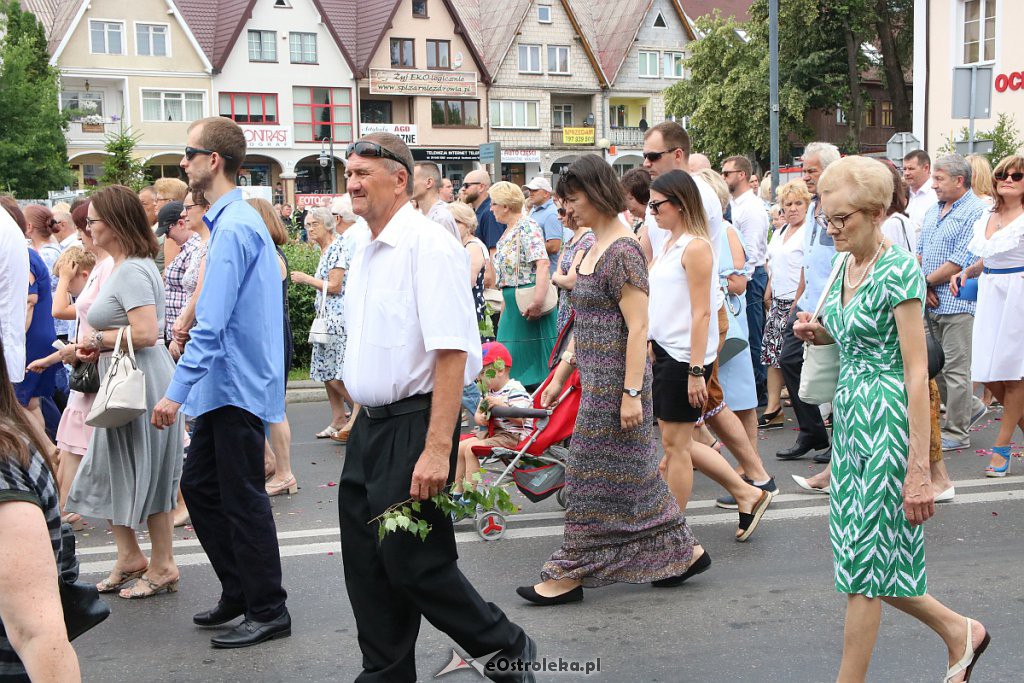 Procesja Bożego Ciała w parafi pw. św. Antoniego Padewskiego w Ostrołęce [20.06.2019] - zdjęcie #86 - eOstroleka.pl