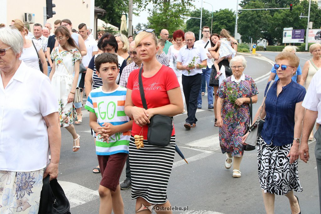 Procesja Bożego Ciała w parafi pw. św. Antoniego Padewskiego w Ostrołęce [20.06.2019] - zdjęcie #81 - eOstroleka.pl