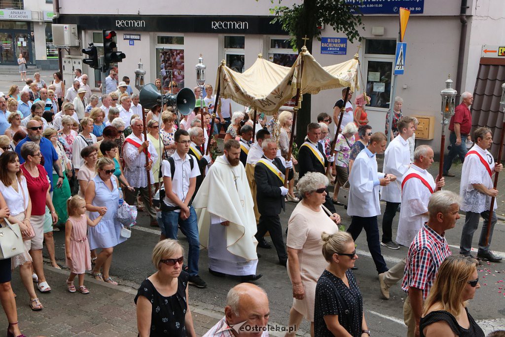 Procesja Bożego Ciała w parafi pw. św. Antoniego Padewskiego w Ostrołęce [20.06.2019] - zdjęcie #161 - eOstroleka.pl