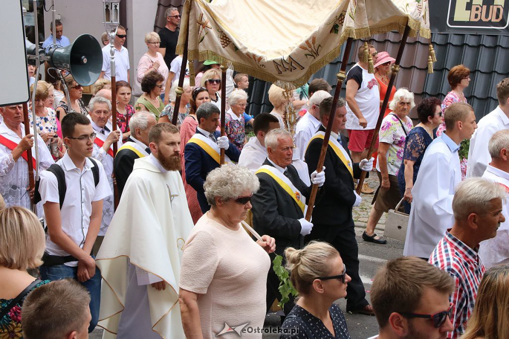 Procesja Bożego Ciała w parafi pw. św. Antoniego Padewskiego w Ostrołęce [20.06.2019] - zdjęcie #162 - eOstroleka.pl