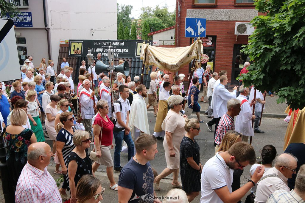 Procesja Bożego Ciała w parafi pw. św. Antoniego Padewskiego w Ostrołęce [20.06.2019] - zdjęcie #163 - eOstroleka.pl