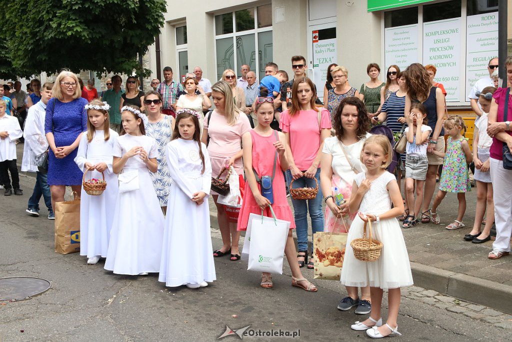 Procesja Bożego Ciała w parafi pw. św. Antoniego Padewskiego w Ostrołęce [20.06.2019] - zdjęcie #178 - eOstroleka.pl