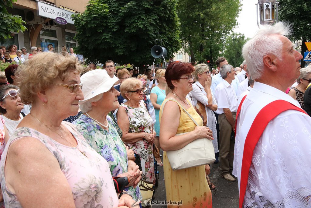 Procesja Bożego Ciała w parafi pw. św. Antoniego Padewskiego w Ostrołęce [20.06.2019] - zdjęcie #181 - eOstroleka.pl