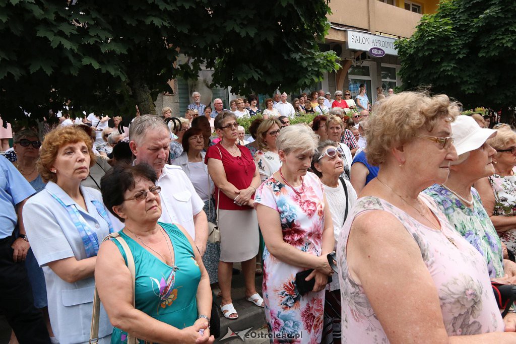 Procesja Bożego Ciała w parafi pw. św. Antoniego Padewskiego w Ostrołęce [20.06.2019] - zdjęcie #182 - eOstroleka.pl