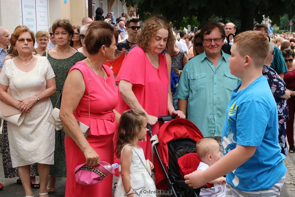 Procesja Bożego Ciała w parafi pw. św. Antoniego Padewskiego w Ostrołęce [20.06.2019] - zdjęcie #189 - eOstroleka.pl