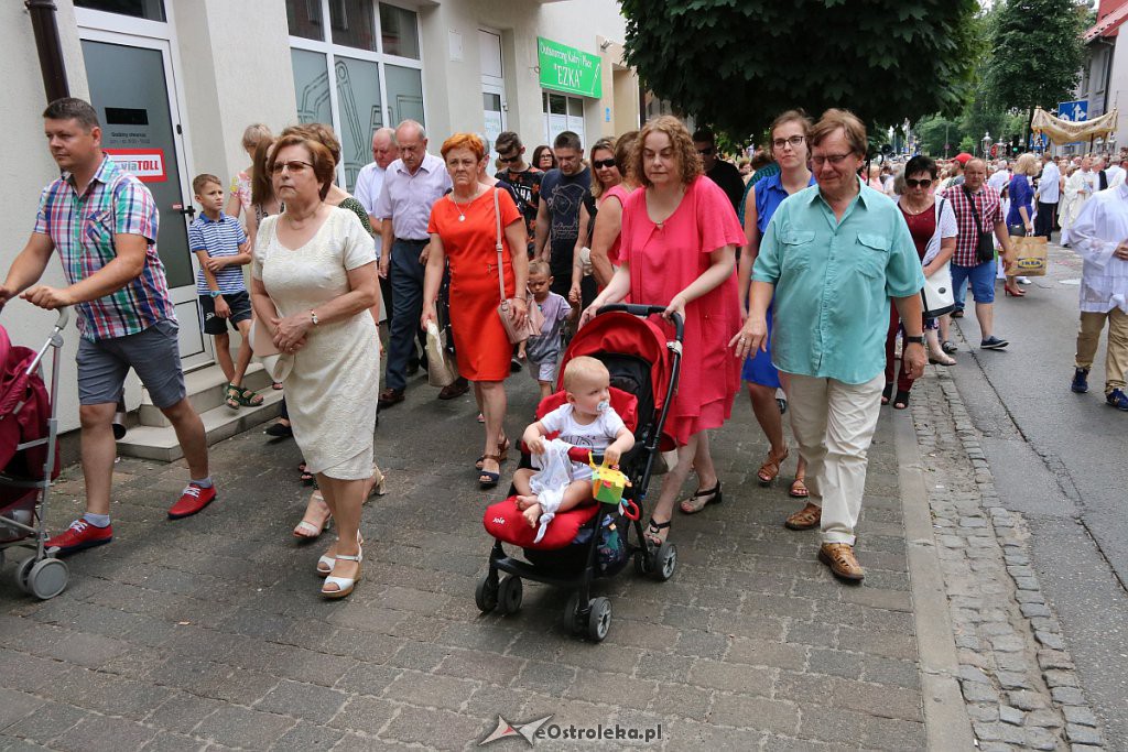 Procesja Bożego Ciała w parafi pw. św. Antoniego Padewskiego w Ostrołęce [20.06.2019] - zdjęcie #191 - eOstroleka.pl