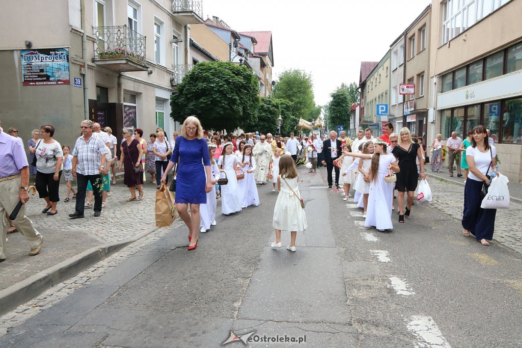 Procesja Bożego Ciała w parafi pw. św. Antoniego Padewskiego w Ostrołęce [20.06.2019] - zdjęcie #196 - eOstroleka.pl