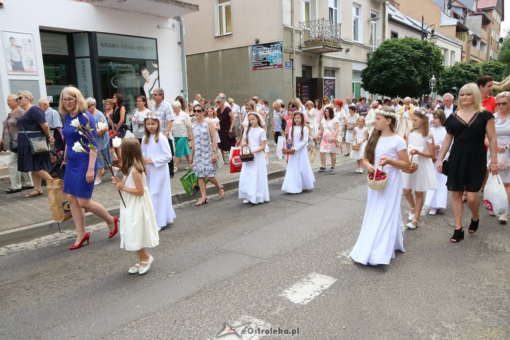 Procesja Bożego Ciała w parafi pw. św. Antoniego Padewskiego w Ostrołęce [20.06.2019] - zdjęcie #197 - eOstroleka.pl