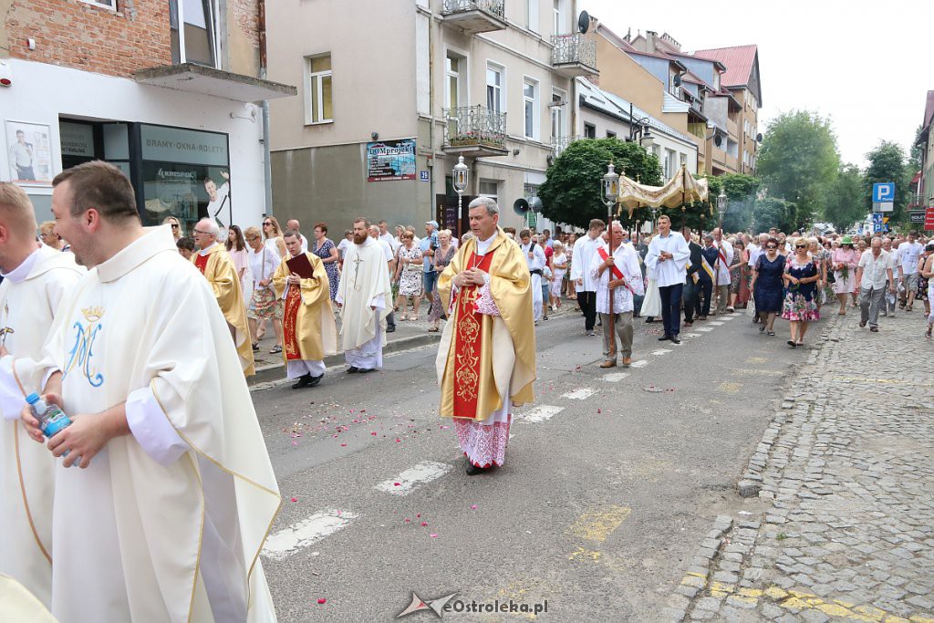 Procesja Bożego Ciała w parafi pw. św. Antoniego Padewskiego w Ostrołęce [20.06.2019] - zdjęcie #199 - eOstroleka.pl