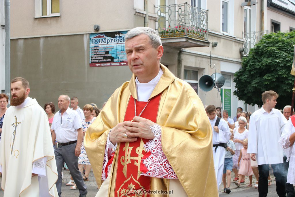 Procesja Bożego Ciała w parafi pw. św. Antoniego Padewskiego w Ostrołęce [20.06.2019] - zdjęcie #200 - eOstroleka.pl