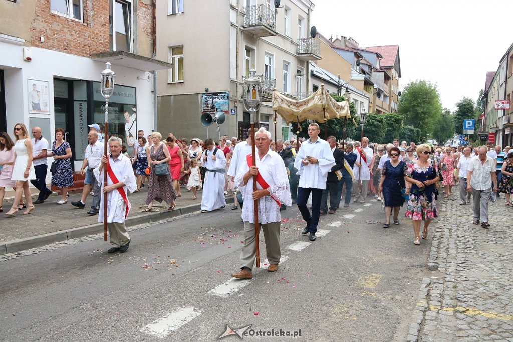 Procesja Bożego Ciała w parafi pw. św. Antoniego Padewskiego w Ostrołęce [20.06.2019] - zdjęcie #202 - eOstroleka.pl