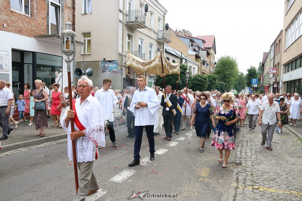 Procesja Bożego Ciała w parafi pw. św. Antoniego Padewskiego w Ostrołęce [20.06.2019] - zdjęcie #203 - eOstroleka.pl