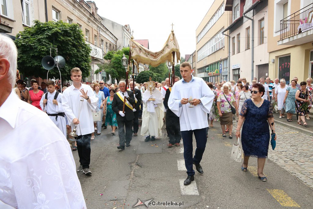 Procesja Bożego Ciała w parafi pw. św. Antoniego Padewskiego w Ostrołęce [20.06.2019] - zdjęcie #212 - eOstroleka.pl