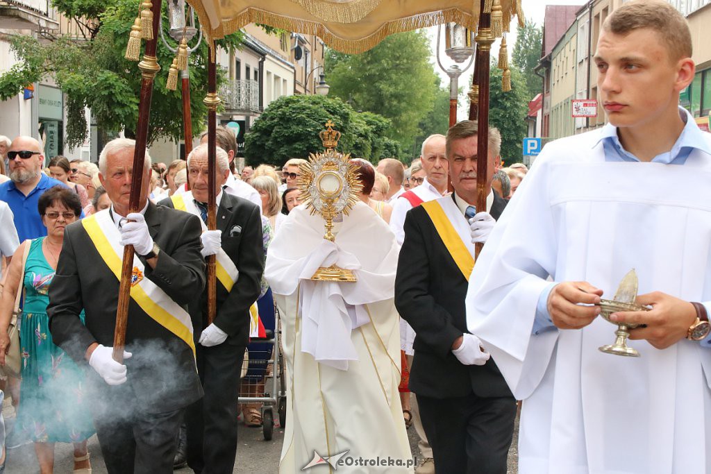 Procesja Bożego Ciała w parafi pw. św. Antoniego Padewskiego w Ostrołęce [20.06.2019] - zdjęcie #213 - eOstroleka.pl