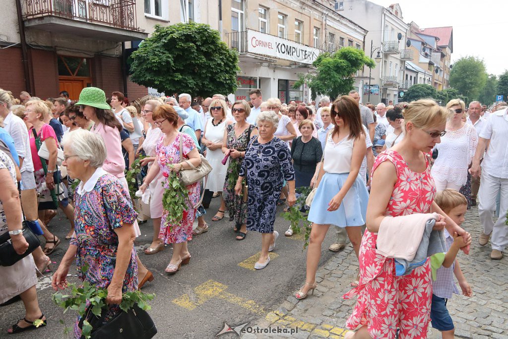 Procesja Bożego Ciała w parafi pw. św. Antoniego Padewskiego w Ostrołęce [20.06.2019] - zdjęcie #214 - eOstroleka.pl