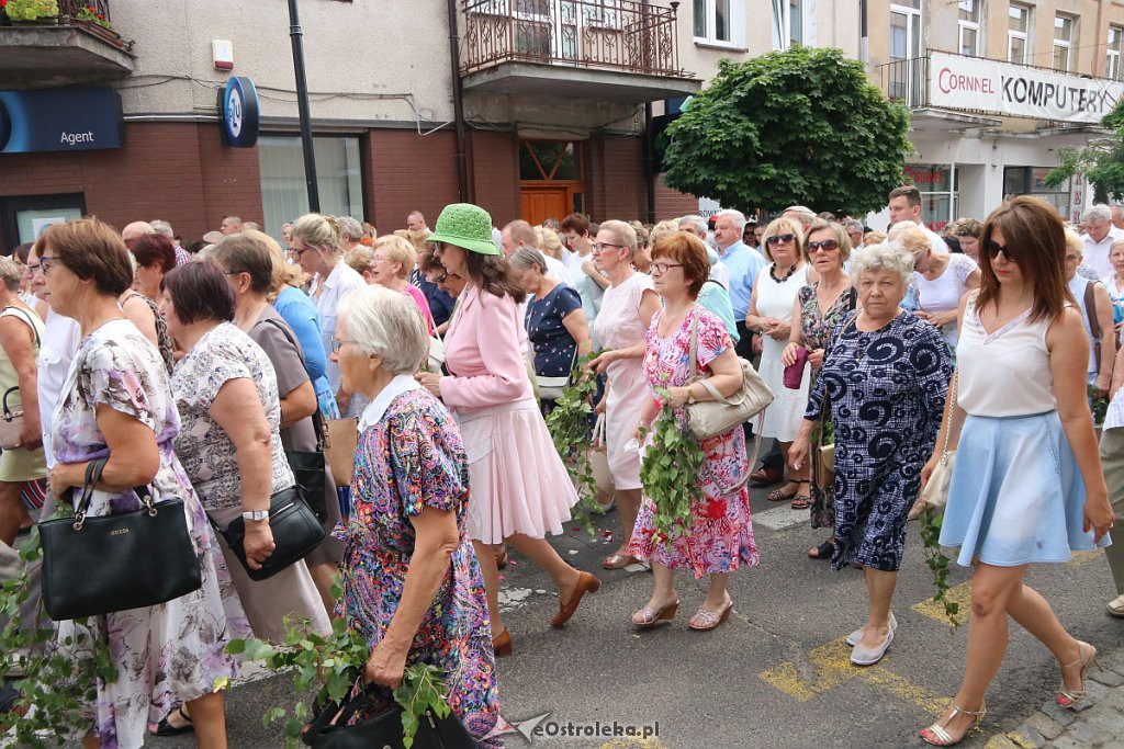 Procesja Bożego Ciała w parafi pw. św. Antoniego Padewskiego w Ostrołęce [20.06.2019] - zdjęcie #215 - eOstroleka.pl