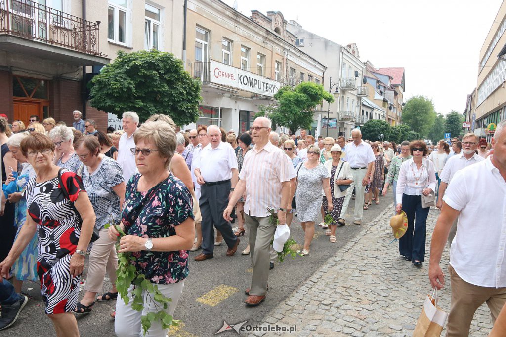 Procesja Bożego Ciała w parafi pw. św. Antoniego Padewskiego w Ostrołęce [20.06.2019] - zdjęcie #216 - eOstroleka.pl