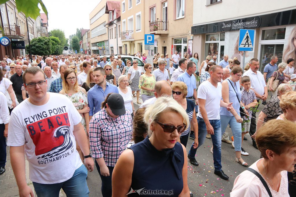 Procesja Bożego Ciała w parafi pw. św. Antoniego Padewskiego w Ostrołęce [20.06.2019] - zdjęcie #223 - eOstroleka.pl