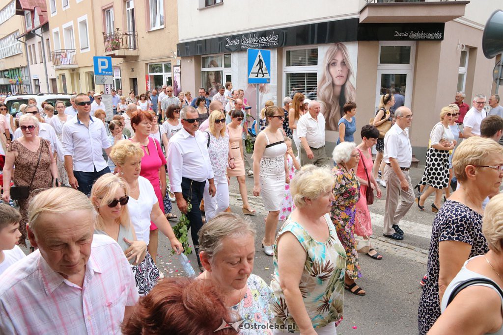 Procesja Bożego Ciała w parafi pw. św. Antoniego Padewskiego w Ostrołęce [20.06.2019] - zdjęcie #226 - eOstroleka.pl