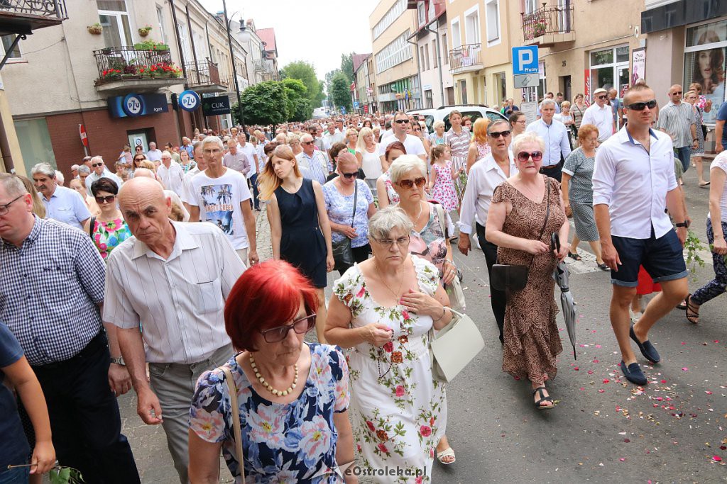 Procesja Bożego Ciała w parafi pw. św. Antoniego Padewskiego w Ostrołęce [20.06.2019] - zdjęcie #227 - eOstroleka.pl