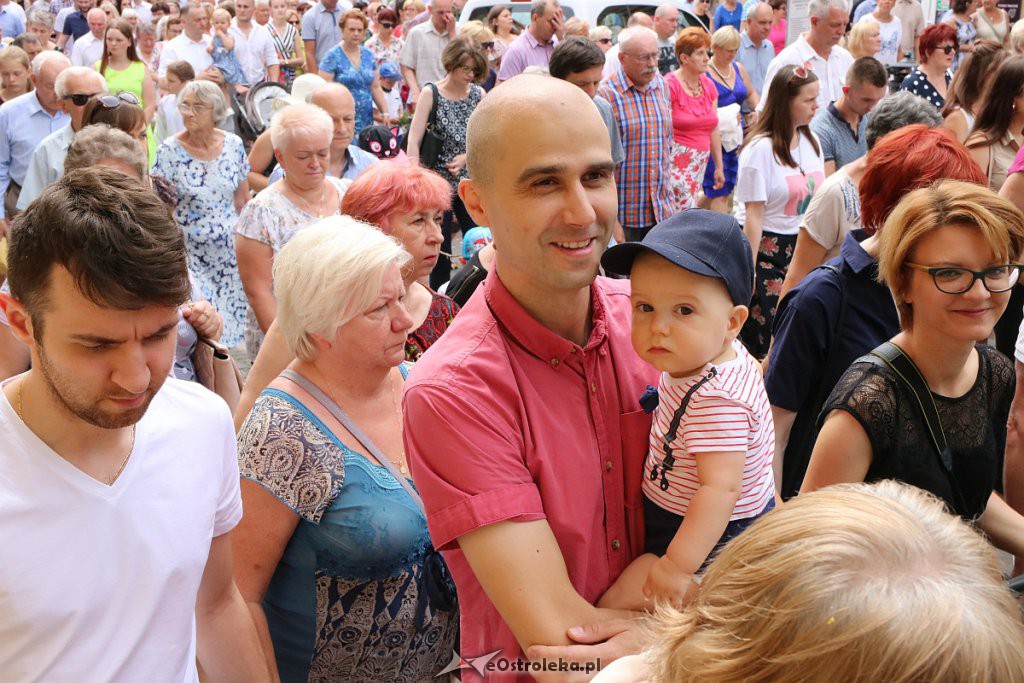 Procesja Bożego Ciała w parafi pw. św. Antoniego Padewskiego w Ostrołęce [20.06.2019] - zdjęcie #228 - eOstroleka.pl