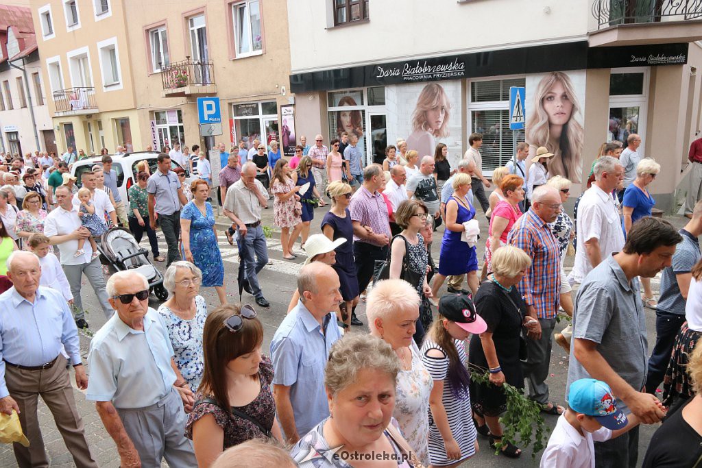 Procesja Bożego Ciała w parafi pw. św. Antoniego Padewskiego w Ostrołęce [20.06.2019] - zdjęcie #229 - eOstroleka.pl