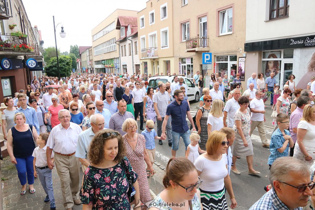 Procesja Bożego Ciała w parafi pw. św. Antoniego Padewskiego w Ostrołęce [20.06.2019] - zdjęcie #231 - eOstroleka.pl