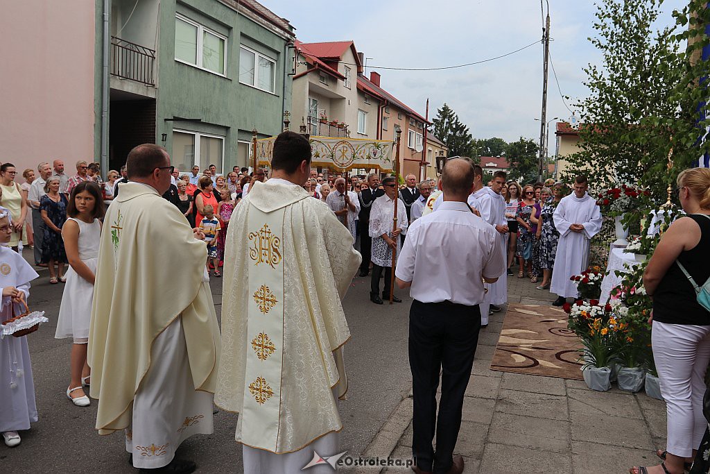 Procesja Bożego Ciała w parafii pw. Nawiedzenia NMP w Ostrołęce [20.06.2019] - zdjęcie #6 - eOstroleka.pl