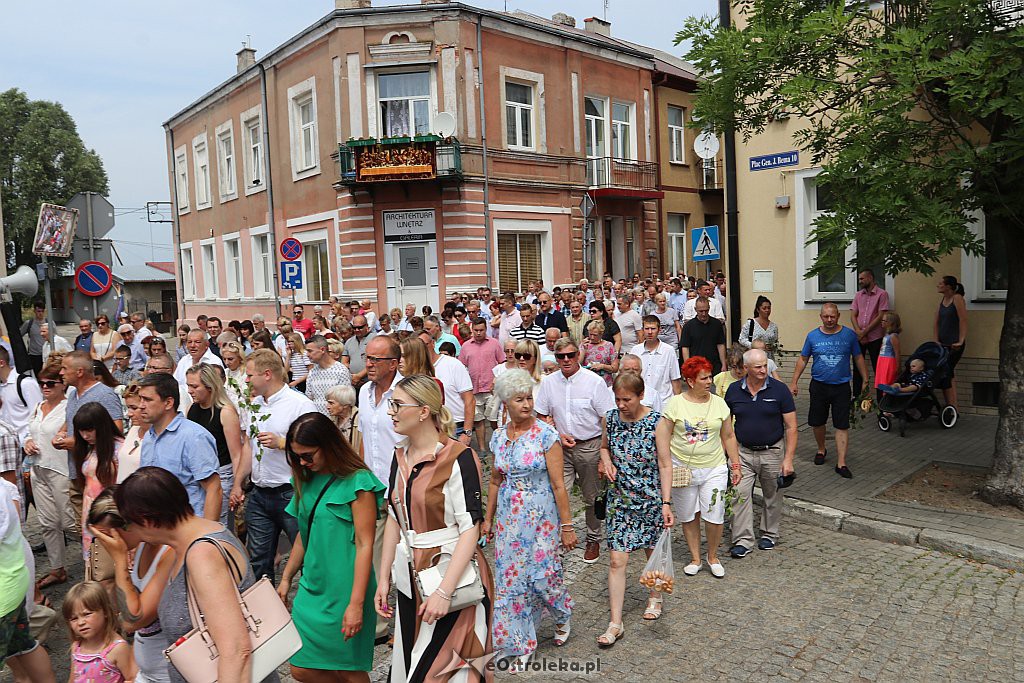 Procesja Bożego Ciała w parafii pw. Nawiedzenia NMP w Ostrołęce [20.06.2019] - zdjęcie #61 - eOstroleka.pl