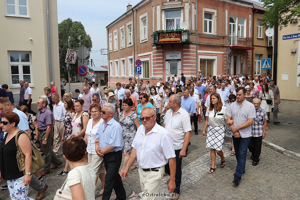 Procesja Bożego Ciała w parafii pw. Nawiedzenia NMP w Ostrołęce [20.06.2019] - zdjęcie #10 - eOstroleka.pl