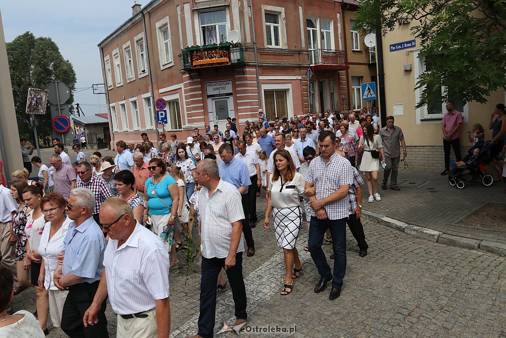 Procesja Bożego Ciała w parafii pw. Nawiedzenia NMP w Ostrołęce [20.06.2019] - zdjęcie #9 - eOstroleka.pl