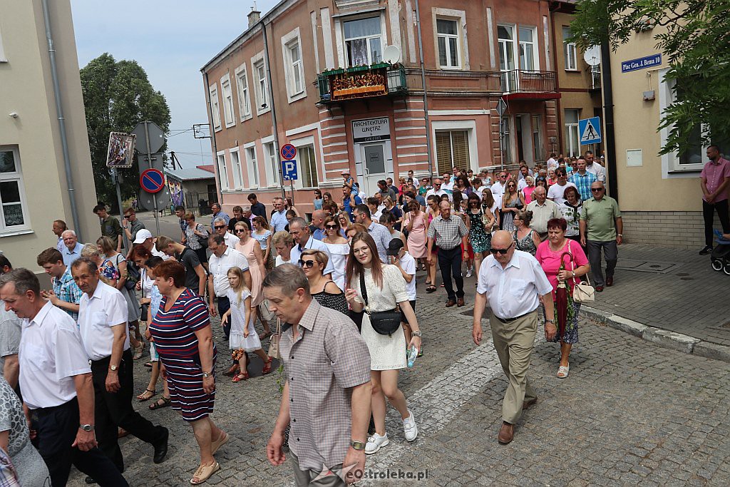Procesja Bożego Ciała w parafii pw. Nawiedzenia NMP w Ostrołęce [20.06.2019] - zdjęcie #6 - eOstroleka.pl