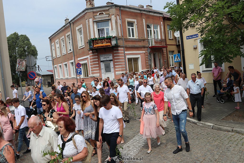 Procesja Bożego Ciała w parafii pw. Nawiedzenia NMP w Ostrołęce [20.06.2019] - zdjęcie #2 - eOstroleka.pl