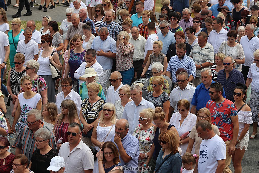 Procesja Bożego Ciała w parafii pw. św. Franciszka z Asyżu w Ostrołęce [20.06.2019] - zdjęcie #103 - eOstroleka.pl