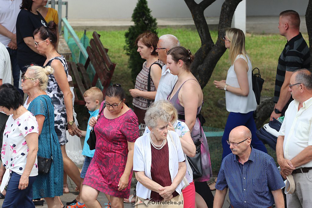 Procesja Bożego Ciała w parafii pw. św. Franciszka z Asyżu w Ostrołęce [20.06.2019] - zdjęcie #93 - eOstroleka.pl