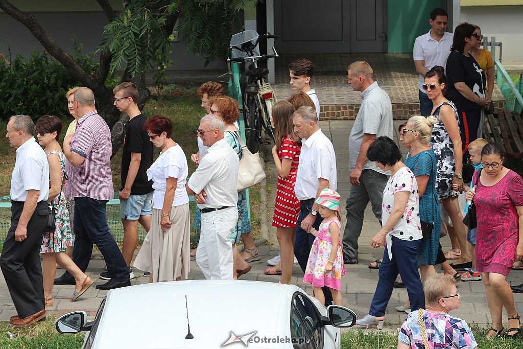 Procesja Bożego Ciała w parafii pw. św. Franciszka z Asyżu w Ostrołęce [20.06.2019] - zdjęcie #92 - eOstroleka.pl
