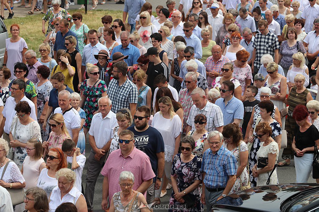 Procesja Bożego Ciała w parafii pw. św. Franciszka z Asyżu w Ostrołęce [20.06.2019] - zdjęcie #89 - eOstroleka.pl