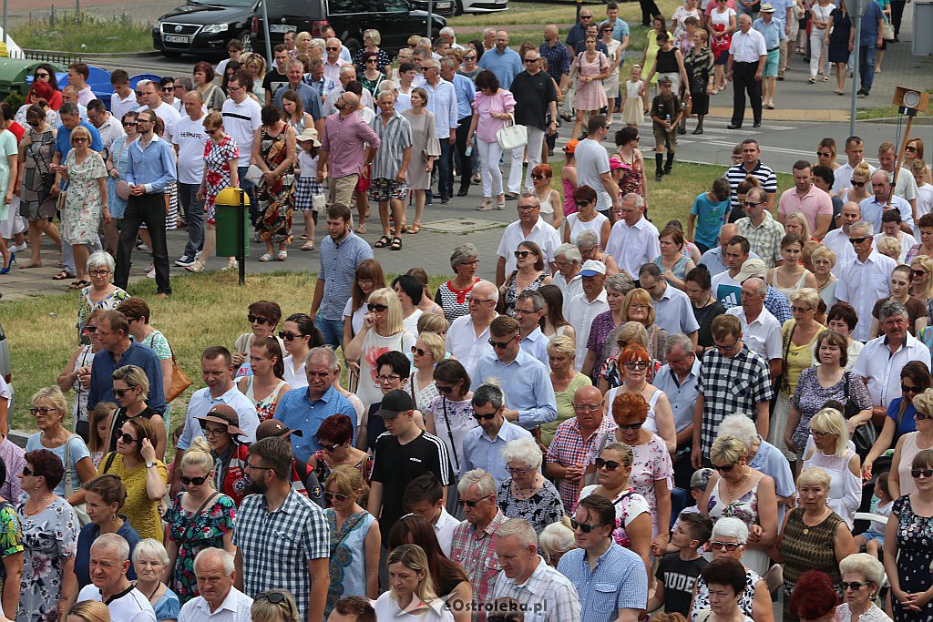 Procesja Bożego Ciała w parafii pw. św. Franciszka z Asyżu w Ostrołęce [20.06.2019] - zdjęcie #88 - eOstroleka.pl