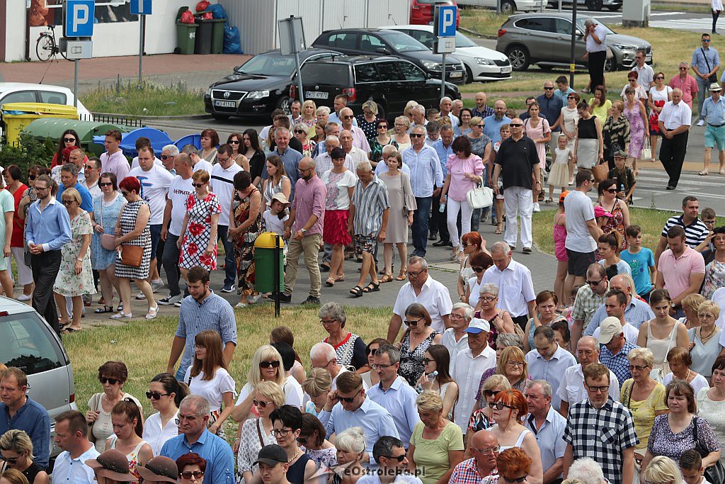 Procesja Bożego Ciała w parafii pw. św. Franciszka z Asyżu w Ostrołęce [20.06.2019] - zdjęcie #85 - eOstroleka.pl