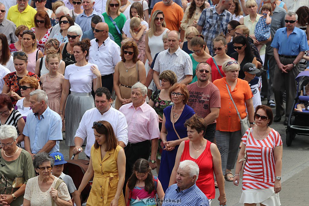 Procesja Bożego Ciała w parafii pw. św. Franciszka z Asyżu w Ostrołęce [20.06.2019] - zdjęcie #82 - eOstroleka.pl