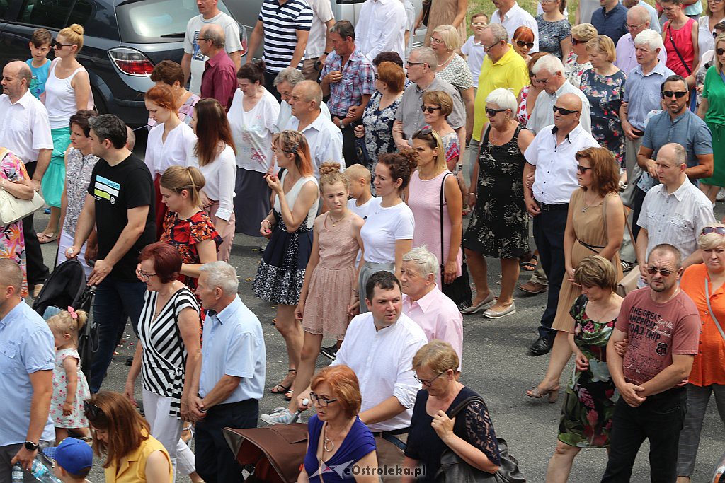 Procesja Bożego Ciała w parafii pw. św. Franciszka z Asyżu w Ostrołęce [20.06.2019] - zdjęcie #70 - eOstroleka.pl