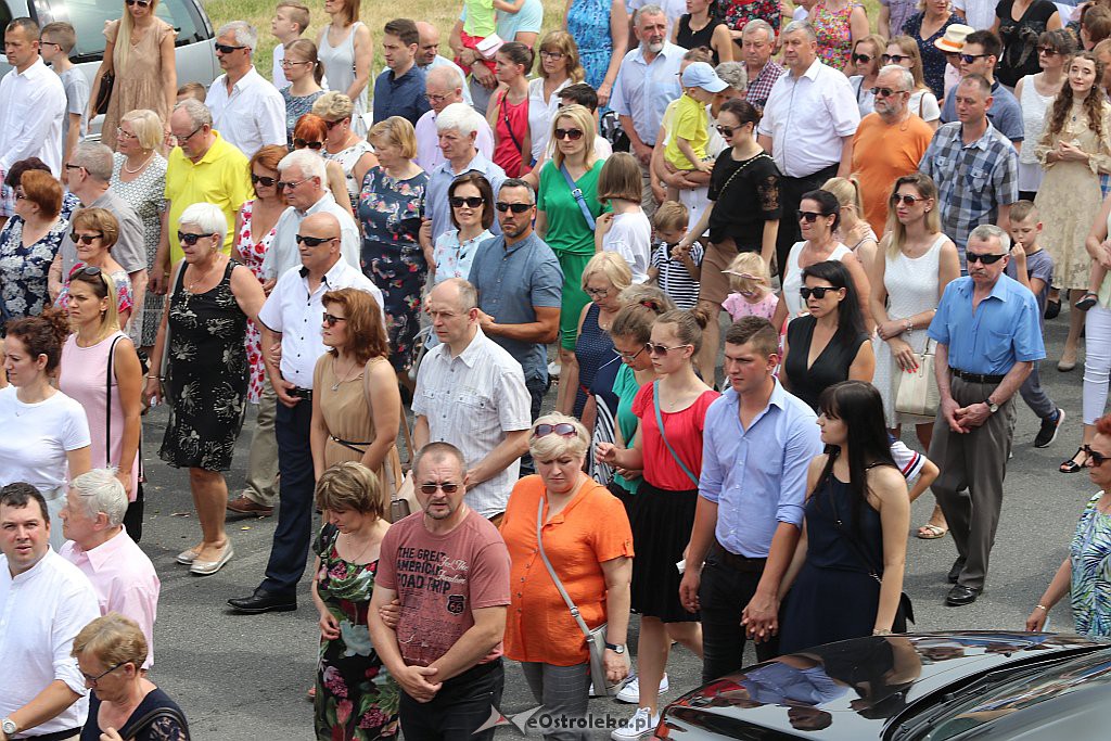 Procesja Bożego Ciała w parafii pw. św. Franciszka z Asyżu w Ostrołęce [20.06.2019] - zdjęcie #69 - eOstroleka.pl