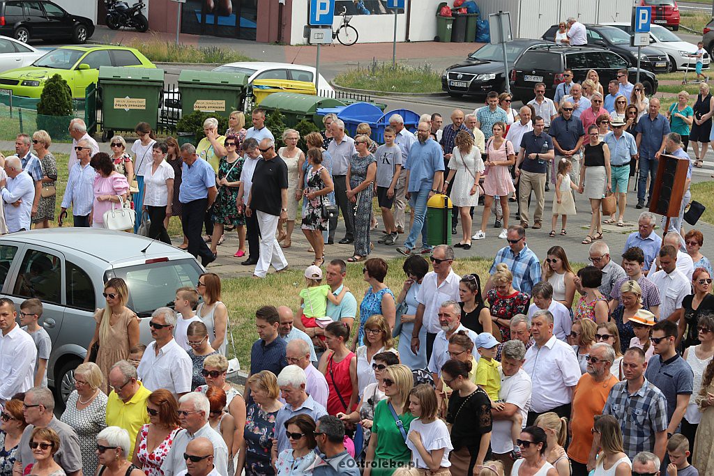 Procesja Bożego Ciała w parafii pw. św. Franciszka z Asyżu w Ostrołęce [20.06.2019] - zdjęcie #67 - eOstroleka.pl